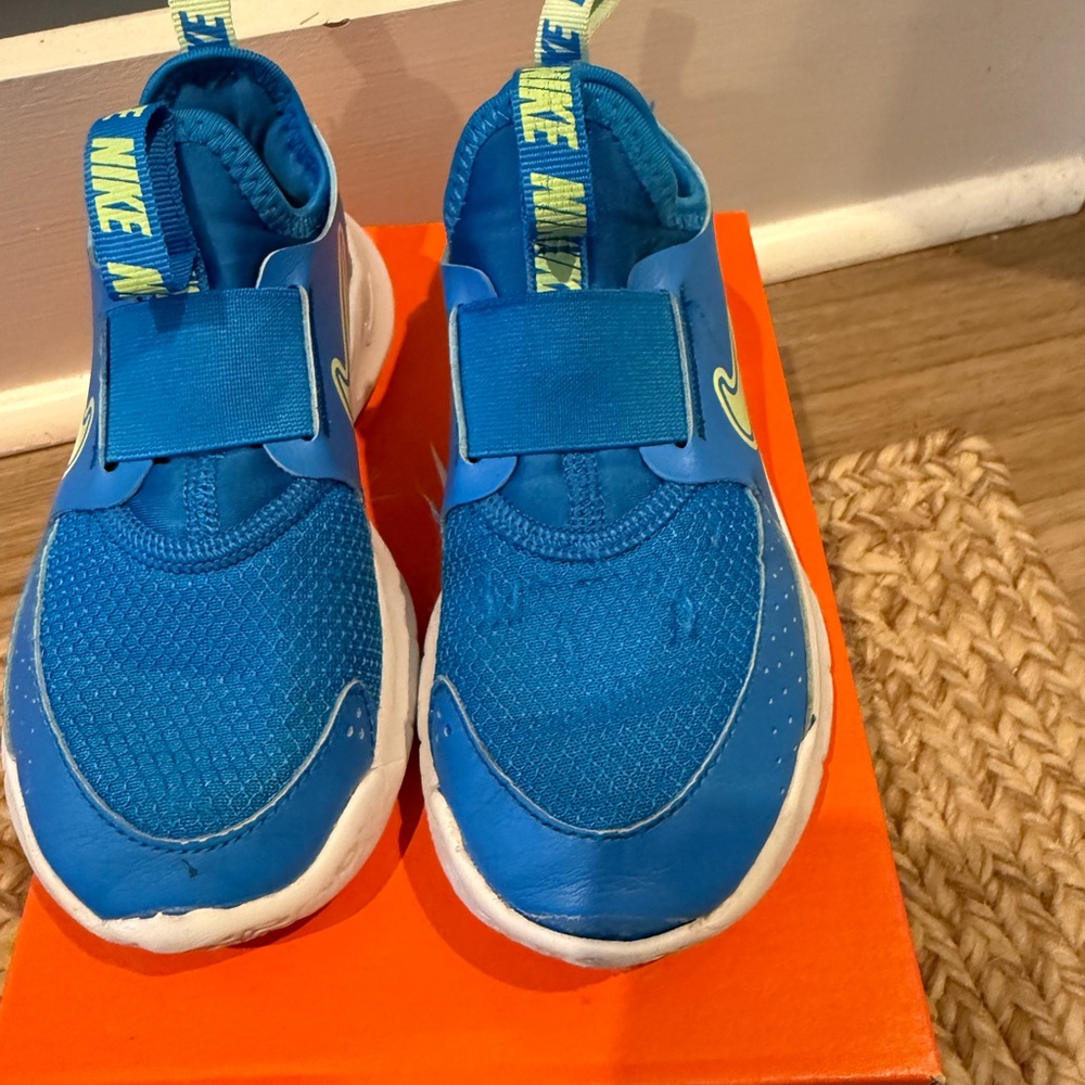 Nike Kids Flex Runner Blue Sneakers - Picture 4 of 4
